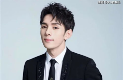 娱乐吃瓜酱李佳琦,从娱乐吃瓜酱到带货一哥的蜕变之路