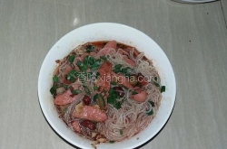 酸辣粉丝的做法,家常美味，简单易学的酸辣风味小吃