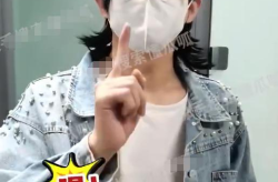 娱乐吃瓜爆料男星追富婆,男星倾心追逐，娱乐圈新瓜爆出